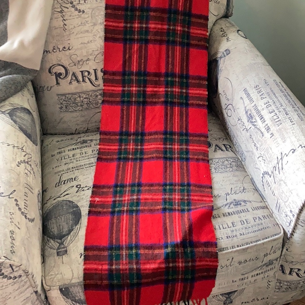 Creagaran wool plaid Royal Stewart scarf